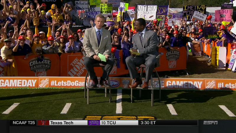 Illustration for article titled Colonel Reb Voted Obama: Your College GameDay Sign Roundup